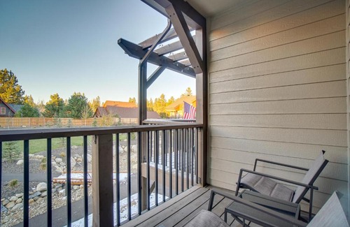 McCall Apartment | McCall Vacation Rental with Private Balcony and Grill!