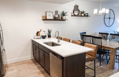 McCall House | McCall Vacay Getaway - New Townhome - Sleeps 10, 5 Beds and 3 Bathrooms