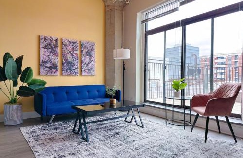 Near South Side Apartment | McCormick Place 2BR Suite with Patio, Skyline View and Optional Parking Sleeps 6 Near Soldier Field and Grant Park