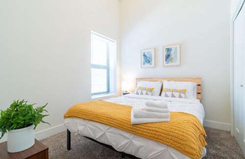 Near South Side Apartment | McCormick Place 420 Friendly 3BR in Downtown Chicago with Optional Parking Sleeps 8 Guests Near Soldier Field, Grant Park and Lakefront Trail