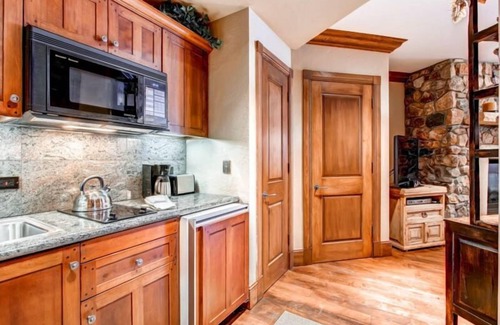 Highlands Townhomes Condo | McCoy Peak 201 - Studio Residence