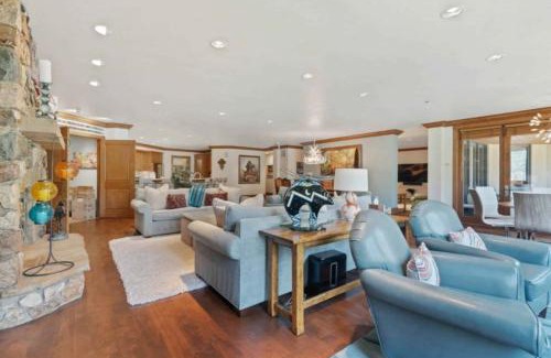 Highlands Townhomes Apartment | McCoy Peak 305 by East West Hospitality