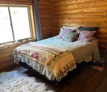 Gardiner House | McDonald Cabin #2 next to YNP