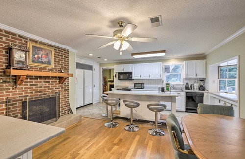 McDonough House | McDonough Getaway w/Private Lake on 24 Acres