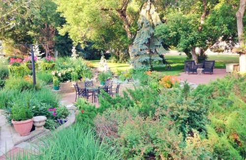 Drumheller Bed & Breakfast | McDougall Lane Bed & Breakfast