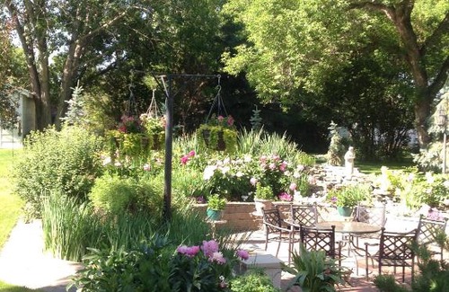 Drumheller Bed & Breakfast | McDougall Lane Bed & Breakfast
