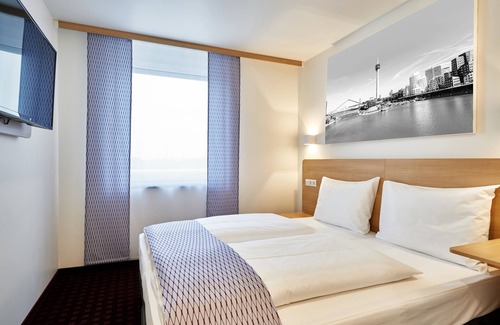 Lierenfeld Hotel | McDreams Hotel Düsseldorf-City