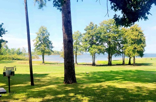 Hemphill Cabin | McGee's Landing Cabin 2-Toledo Bend Lake
