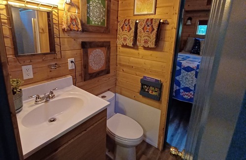 McKenzie Bridge Cabin | Mckenzie Riverfront Tiny Cabin near Hoodoo, Hotsprings & Loloma!