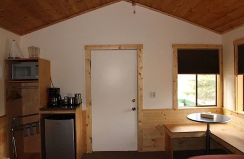 McKinley Park Cabin | McKinley Creekside Cabins