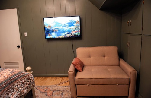Pocatello House | McKinley Mansion Half Building, sleeps 35, Gym, Arcade Room