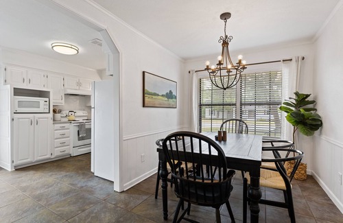 McKinney Cottage | | McKinney Manor | Cottage in Historic Downtown McKinney