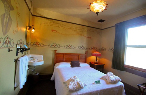 Centralia Hotel | McMenamins Olympic Club
