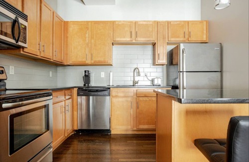 Mile Square Apartment | McOuat Place 4B - Luxury 1 Bed Downtown Indy Apartment Prime Location
