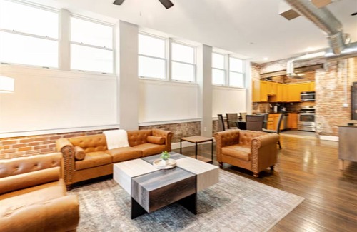 Mile Square Apartment | McOuat Place 4D - Luxury 1 Bed Downtown Indy Apartment Prime Location