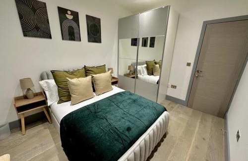 Manchester City Centre Apartment | MCR City Centre Stylish 2BR w FREE Parking