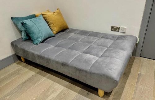 Manchester City Centre Apartment | MCR City Centre Stylish 2BR w FREE Parking
