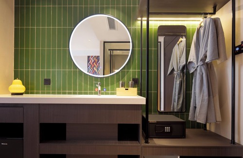 Yuzhong Hotel | Mcsrh Hotel -Chongqing Chaotianmen