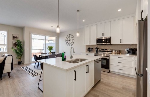 Cochrane Apartment | "Meadow" 3 Bdrm Upper Suite w/Bunkbeds!