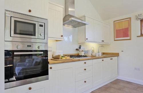 Beccles House | Meadow Cabin