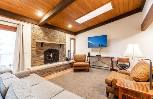 Intermountain Apartment | Meadow Creek Townhome by Vail Realty