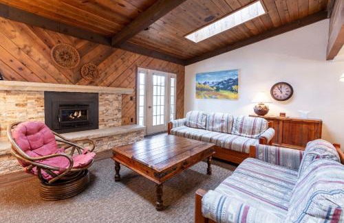Intermountain Apartment | Meadow Creek Townhome by Vail Realty