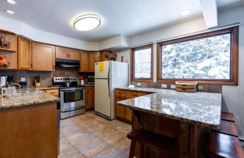 Intermountain Apartment | Meadow Creek Townhome by Vail Realty
