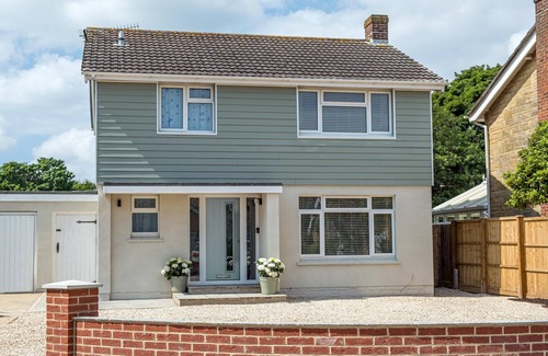 Bembridge House | Meadow Drive, spacious and modern family home