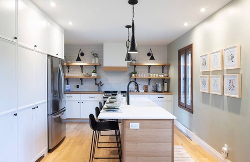 Beloeil House | Meadow House with Geodesic Dome & Jacuzzi