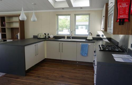 Grampound Resort | Meadow Lakes TM44