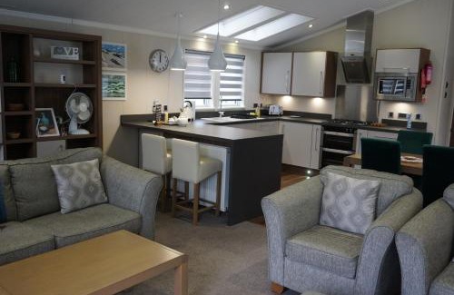Grampound Resort | Meadow Lakes TM44