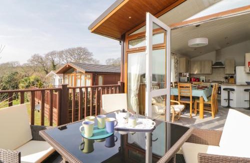 Newton Ferrers House | Meadow Lodge