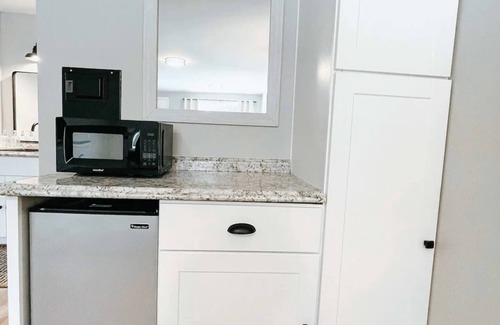 Townsend Apartment | Meadow Room at The Trailblazer Unit 8