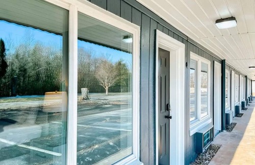 Townsend Apartment | Meadow Room at The Trailblazer Unit 8