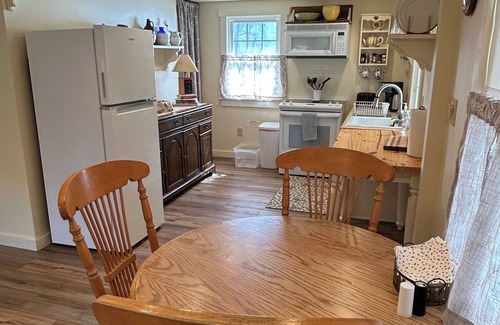Woodward Cottage | Meadow Sweet Cottagen