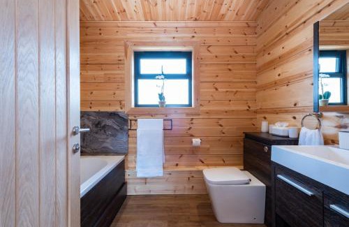Burstall House | Meadow Valley Lodge 3 - Hot Tub