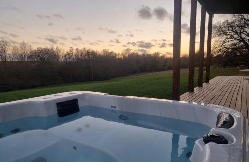 Burstall House | Meadow Valley Lodge 3 - Hot Tub
