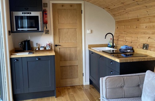 Foolow Cabin | Meadow View - (Bottom Cabin) - sleeps 2 guests in 1 bedroom