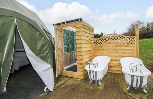 Llanymynech Cottage | MEADOW VIEW - BRYN-MAWR RETREAT, romantic in Llanymynech