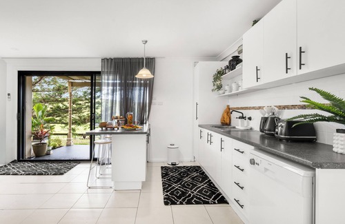 Meroo Meadow Cottage | Meadow View Farm Cottage