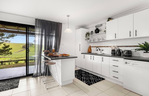 Meroo Meadow Cottage | Meadow View Farm Cottage