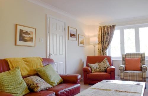 Eaton Mascott House | Meadow View