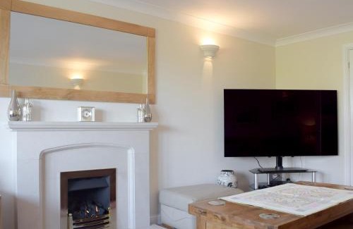 Eaton Mascott House | Meadow View