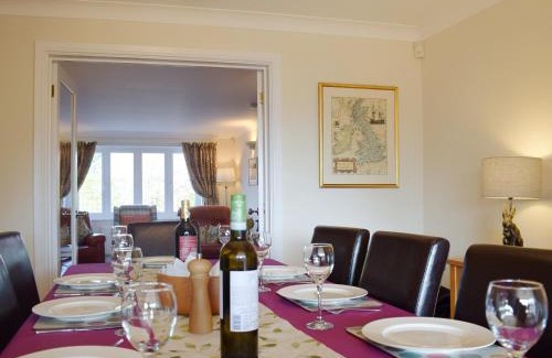Eaton Mascott House | Meadow View