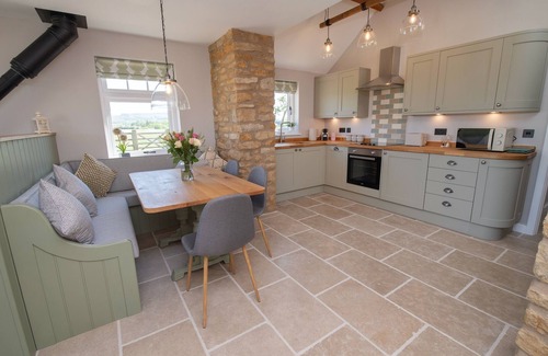 Burythorpe House | Meadow View - Luxury barn with breathtaking views near York