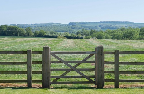 Burythorpe House | Meadow View - Luxury barn with breathtaking views near York
