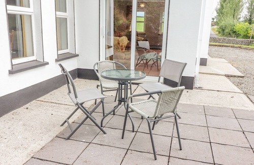 Coolbawn House | MEADOW VIEW, pet friendly in Coolbaun, County Tipperary