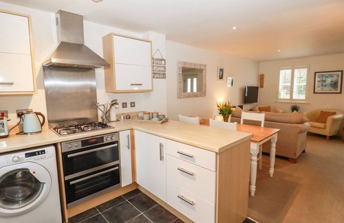 Grampound House | MEADOW VIEW, pet friendly, character holiday cottage in Grampound