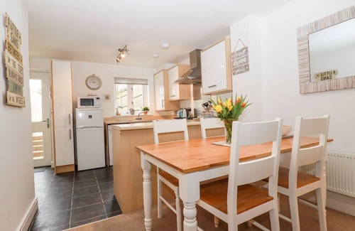 Grampound House | MEADOW VIEW, pet friendly, character holiday cottage in Grampound