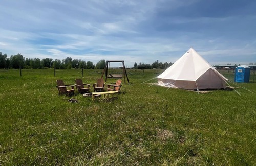 Tetonia RV Rental | Meadow View Tent Glamping